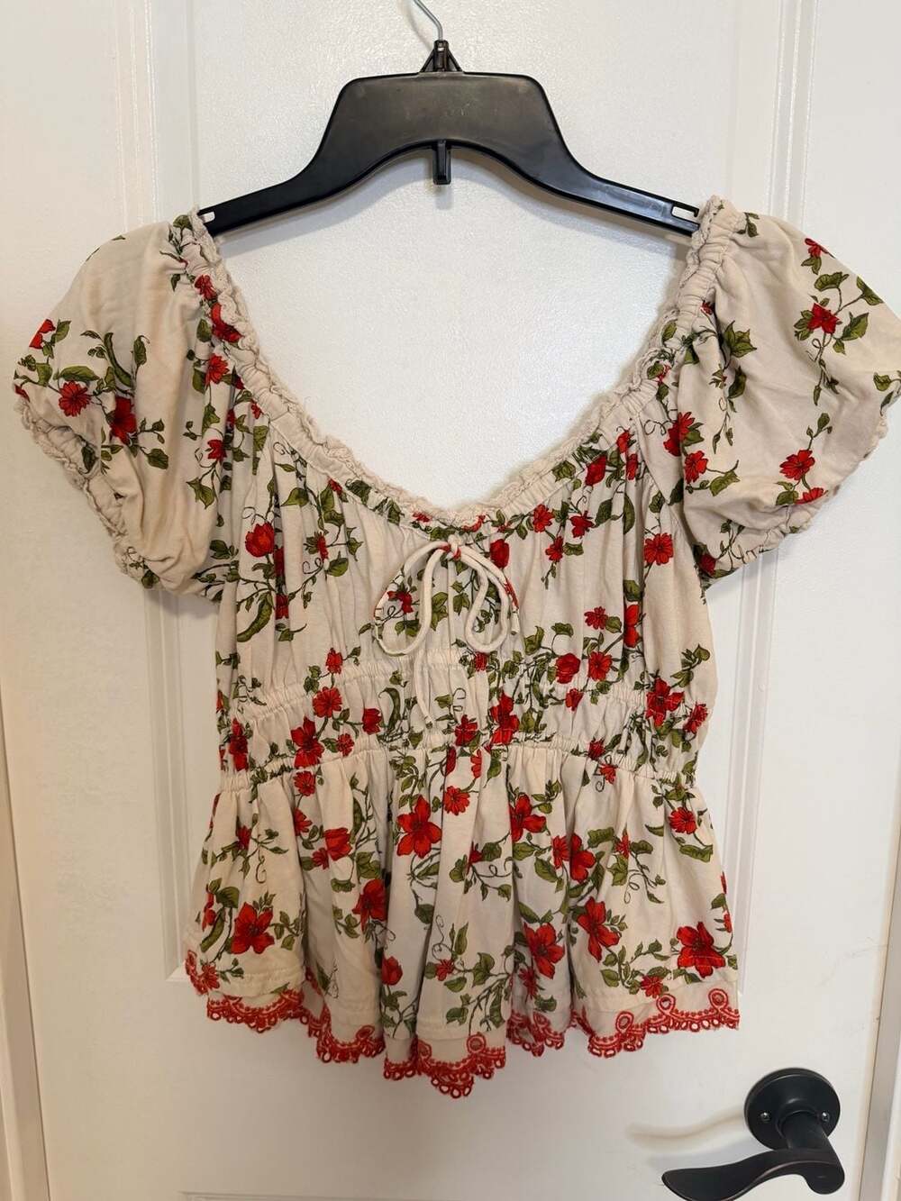 Maeve Short-Sleeve Floral Sweetheart-Neck Peplum Top Size M